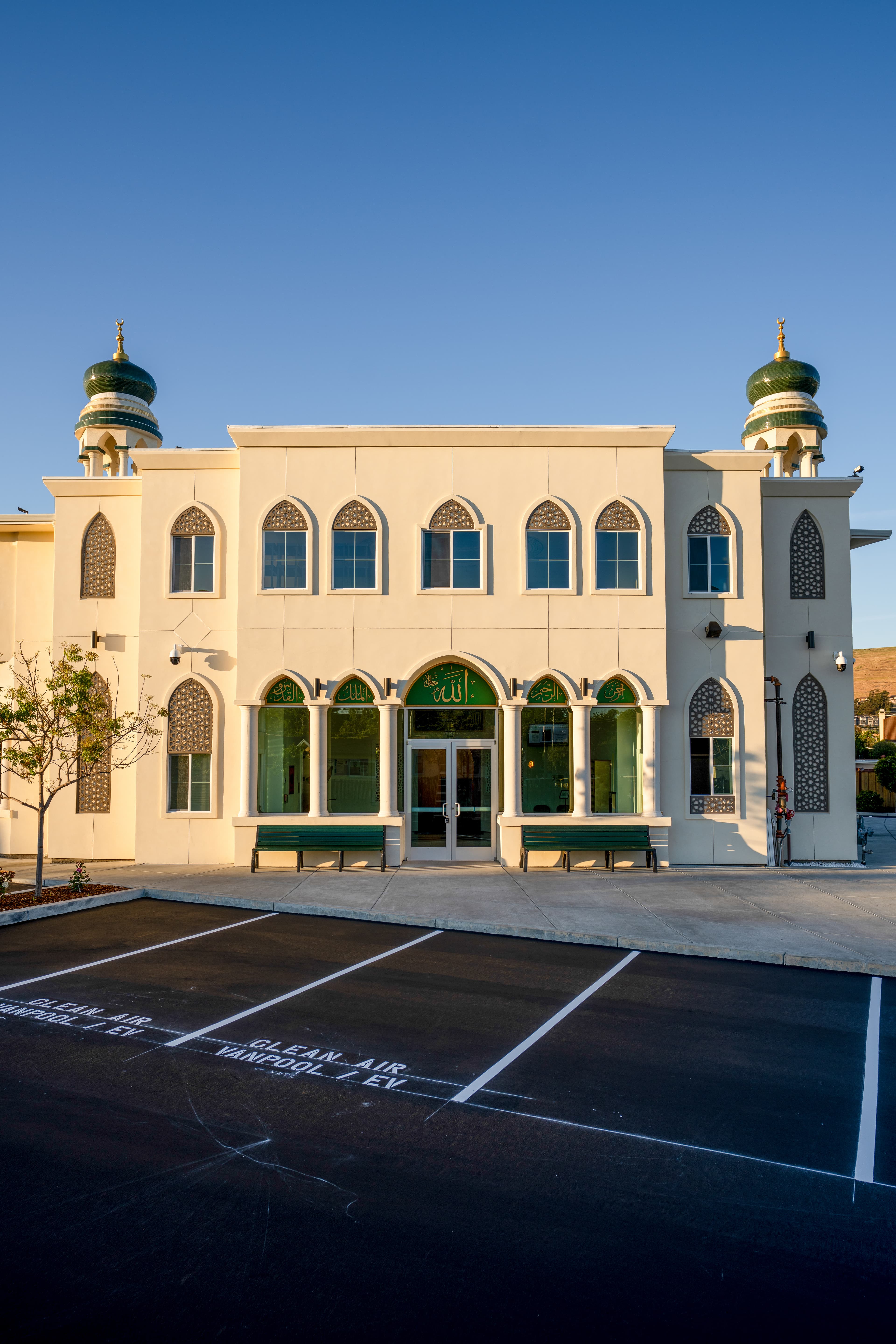 Masjid Muhajireen exterior at dusk